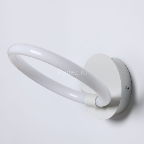 Настенный светильник DeMarkt 312024101