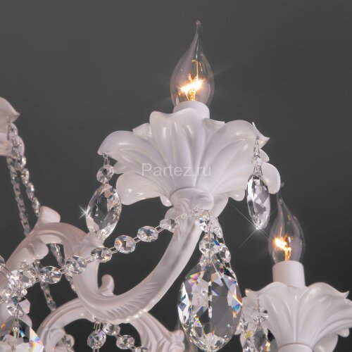 Подвесная люстра Eurosvet 10108/8 белый