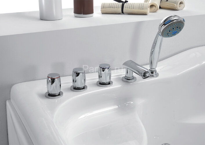 Акриловая ванна Gemy G9083 K R