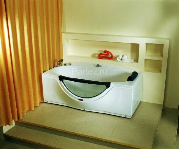 Ванна акриловая Loranto  1680*900*680 без г/м (в разборе,смеситель,сифон,подголовник,душ лейка и кас